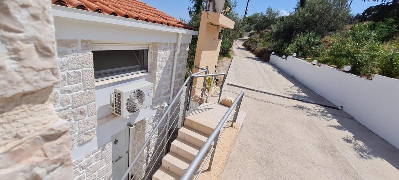 הוילה טולון Stone House In Olive Grove מראה חיצוני תמונה