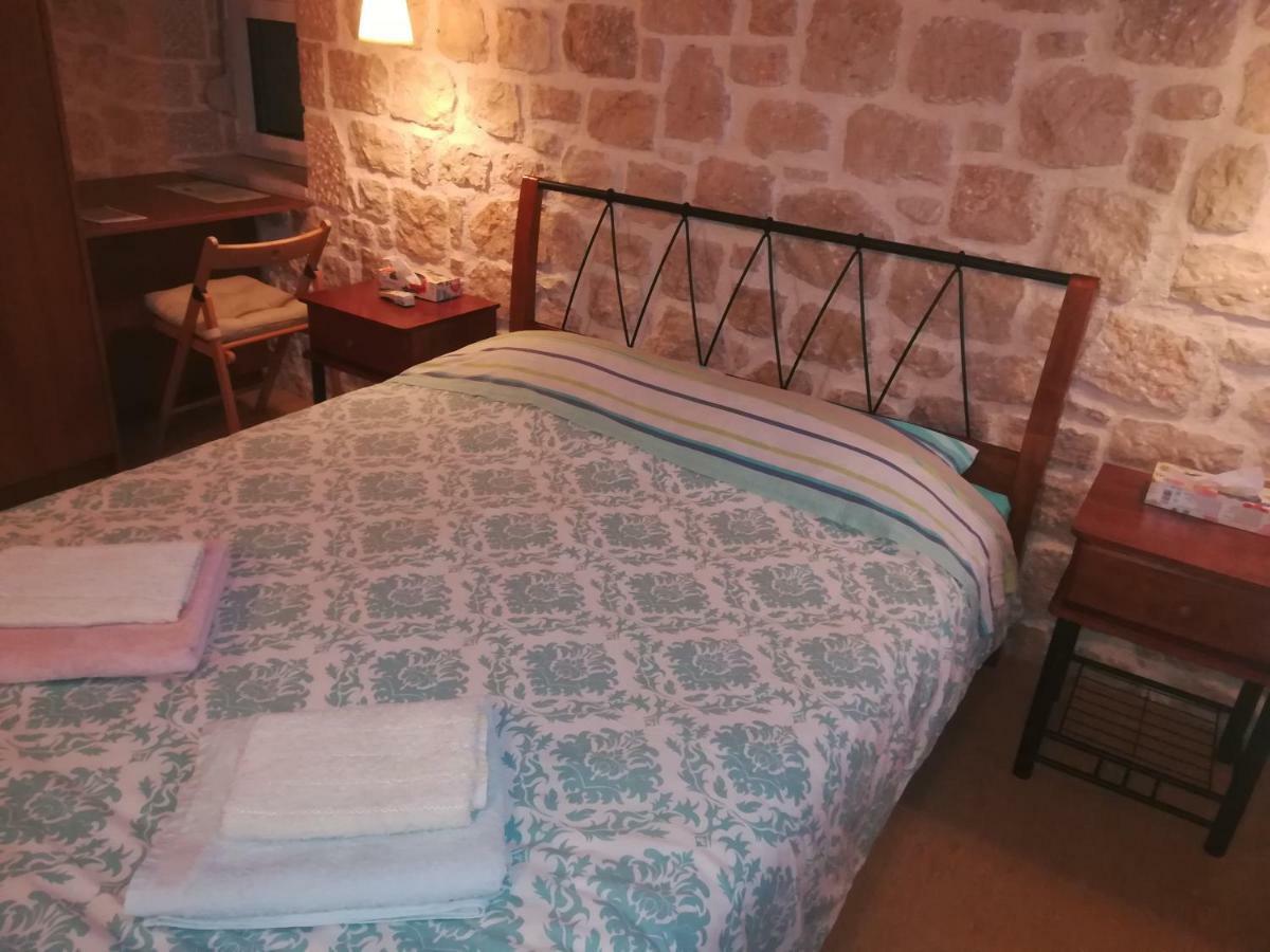הוילה טולון Stone House In Olive Grove מראה חיצוני תמונה